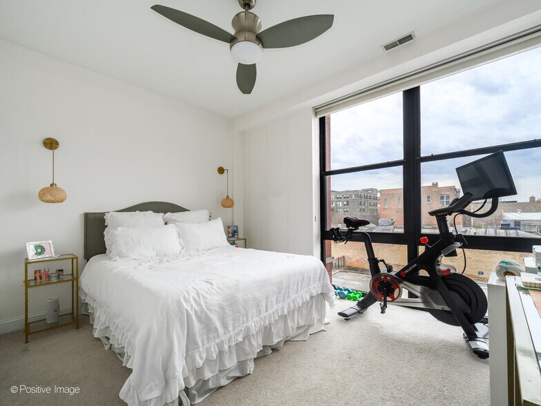 Building Photo - 1260 W Washington Blvd