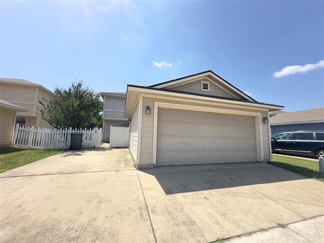 Building Photo - 513 Rolling Oak Dr