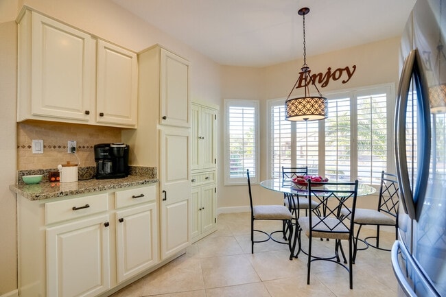 Building Photo - 15992 W Indigo Ln