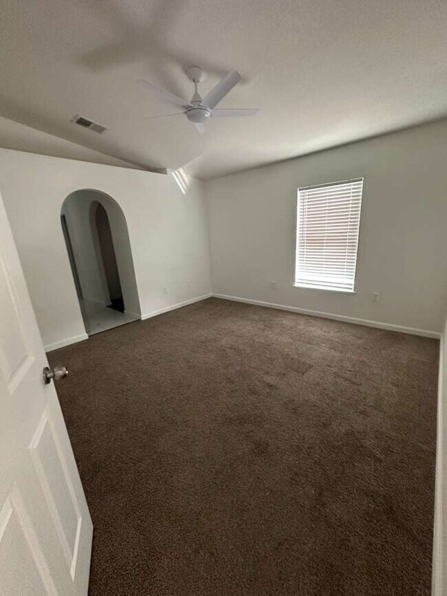 Building Photo - 703 Flagstone St