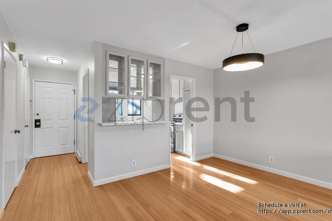 Building Photo - 123 Buckelew St