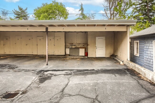 Building Photo - Stunning Condo Unit In Prime Location!