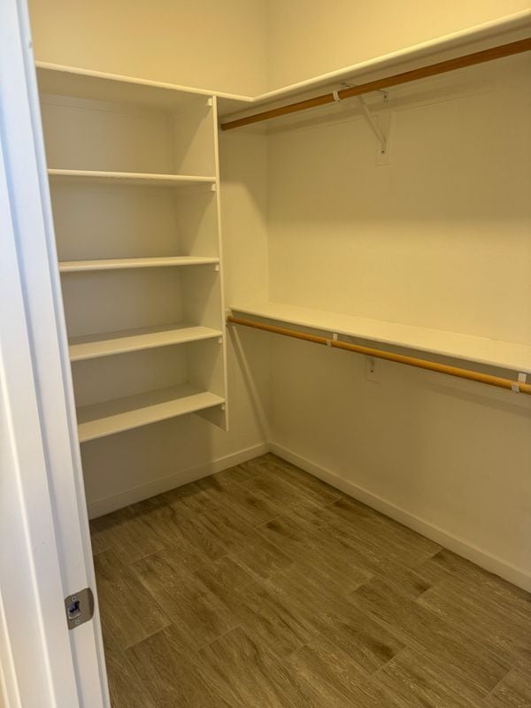 Building Photo - 15235 S Country Club Dr