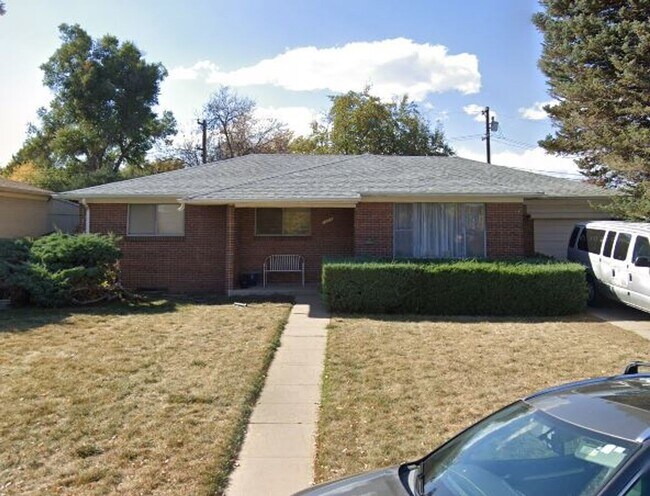 Building Photo - 4 Bedroom Ranch House - Prime Location Minutes from Cherry Creek!