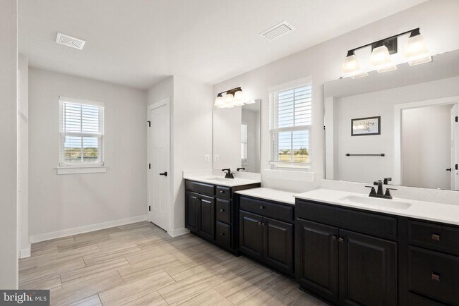 Building Photo - 12914 Hazelwood Dr