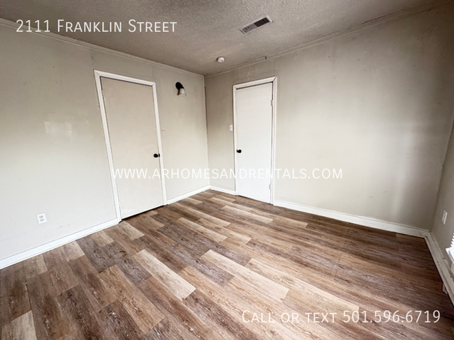 Building Photo - 2111 Franklin St