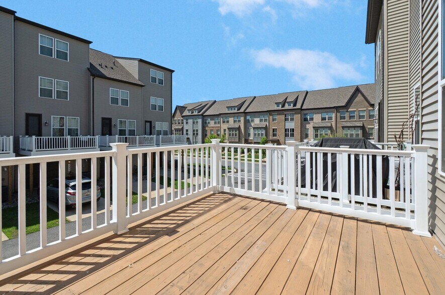 Building Photo - 306 Phoenix Dr