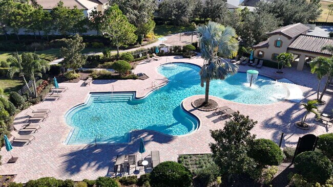 Building Photo - 925 Terra Vista St