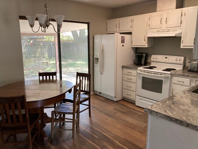 Building Photo - 106 Leopold Square