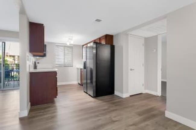 Building Photo - Bella Vita Condominium/Ground Floor/Upgraded/Minutes to the Strip