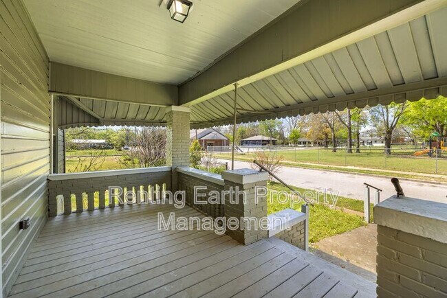 Building Photo - 6309 3rd Ave S