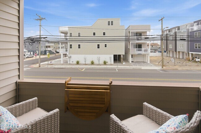 Building Photo - 132 Sampson Ave