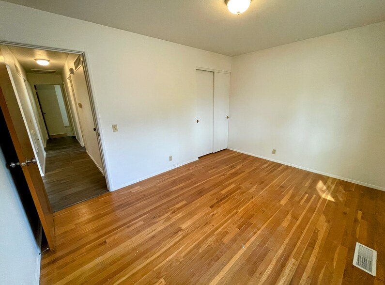 Building Photo - 2701 Wintergreen Dr