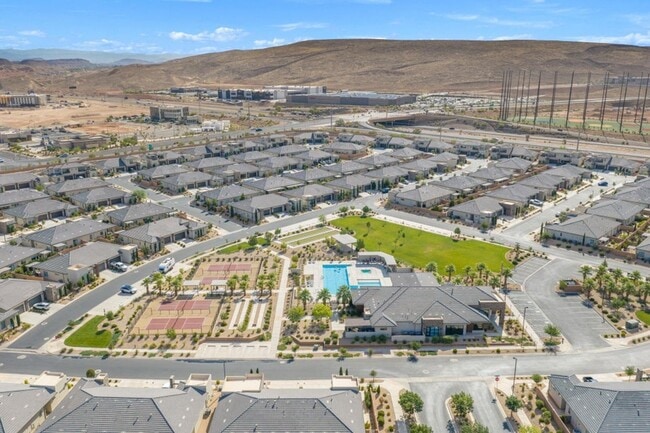 Building Photo - 4730 Martin Dr
