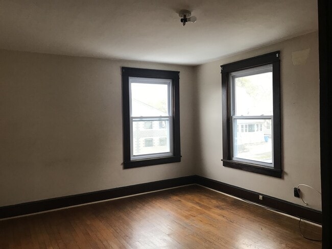 Building Photo - DREAM LOCATION !! LOOKS LIKE PRIVET ROAD !!!