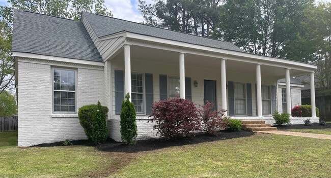 Building Photo - 2420 Stratfield Dr