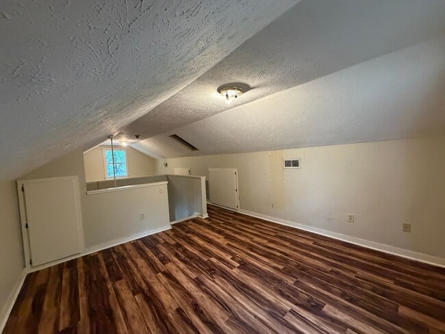 Building Photo - 207 Goodman Pl