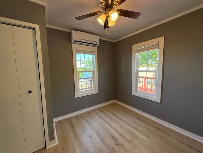Building Photo - AVAILABLE NOW 2B/1B Lake View Living in the Heart of Osage Beach