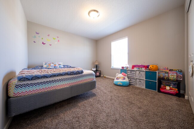 Building Photo - 15430 Eagle Creek Way