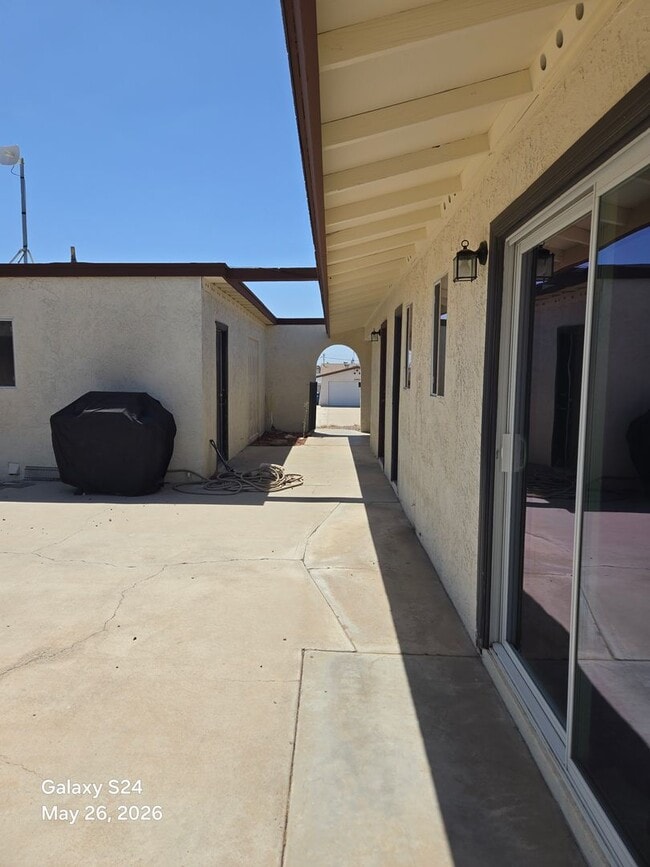 Building Photo - 2889 Hidden Valley Dr
