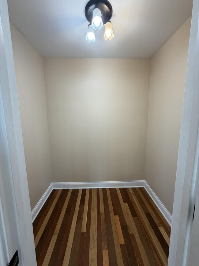 Building Photo - 110 Pineur Rd