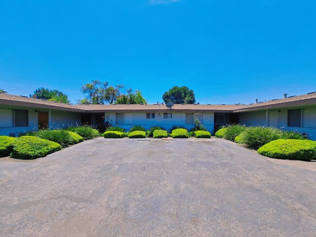 Interior Photo - 4302 - 4312 E Sierra Madre