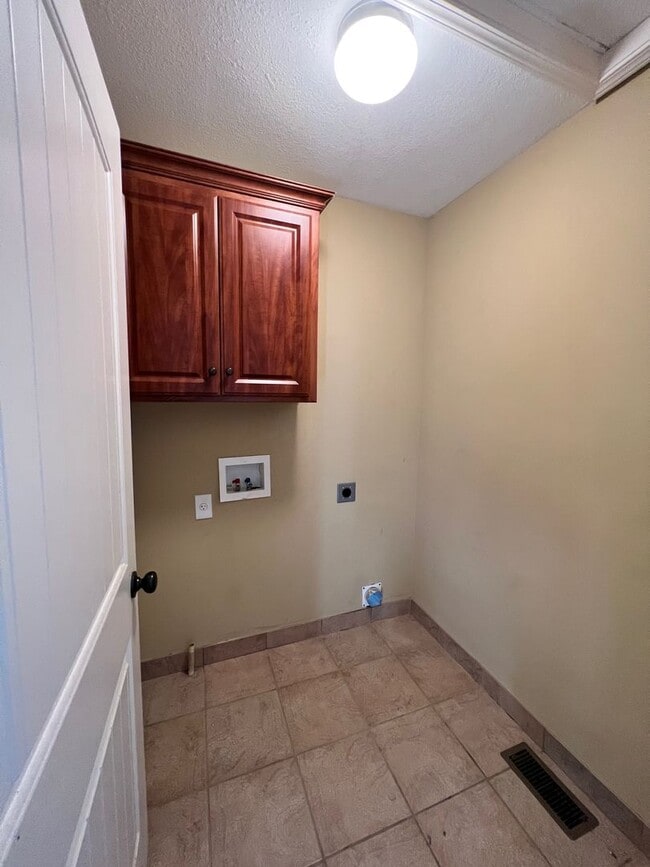 Building Photo - Olivia Farms Subdivision