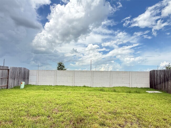 Building Photo - 26746 Prairie Smoke Ln