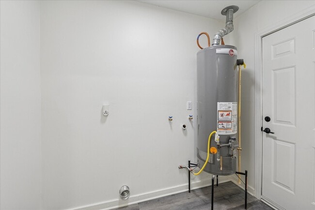 Building Photo - 6314 Mobud Dr