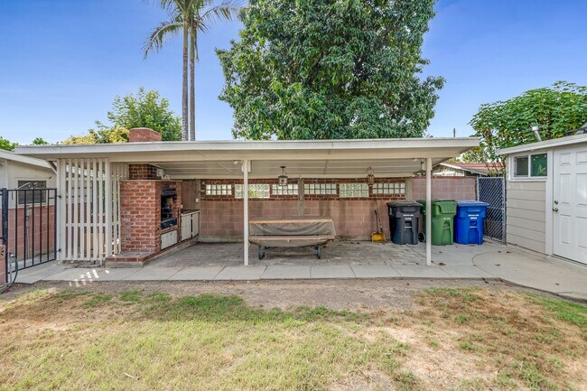 Building Photo - 3052 Burton Ave