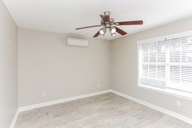 Building Photo - 11169 Ewe Turn Dr