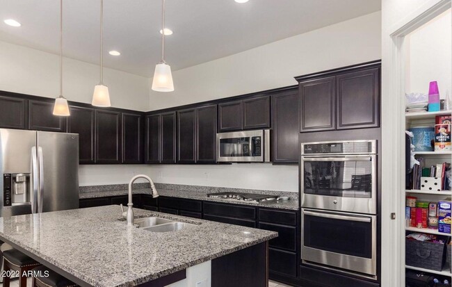 Building Photo - 10148 W Angels Ln
