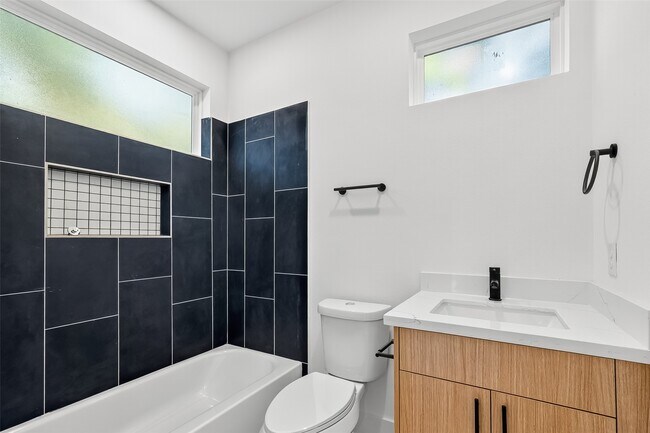 Building Photo - 3311 Nettleton St