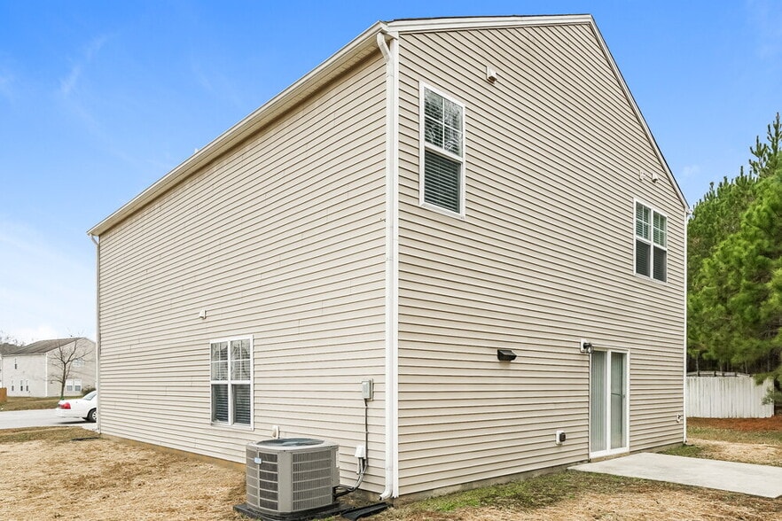 Building Photo - 1005 Naylor Rd