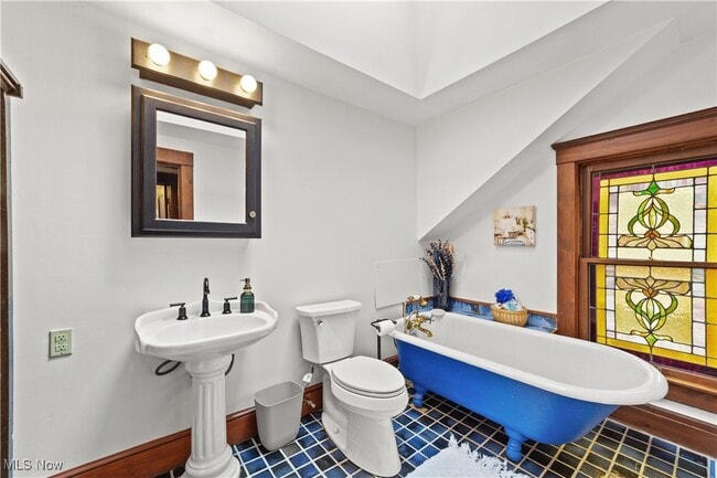 Building Photo - 19 4th