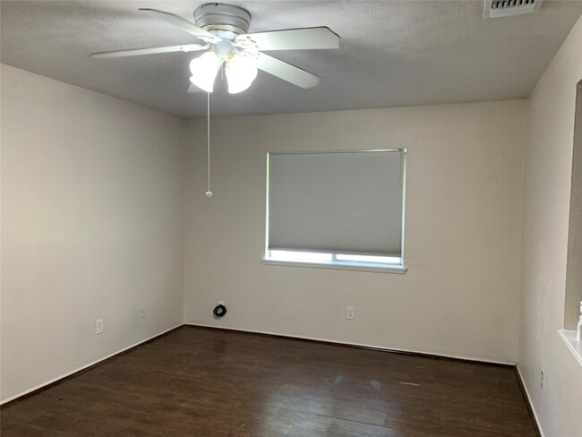 Building Photo - 6823 Blue Ridge Dr