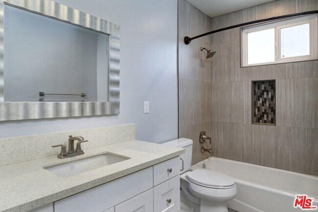 Building Photo - 1451 E Wilson Ave