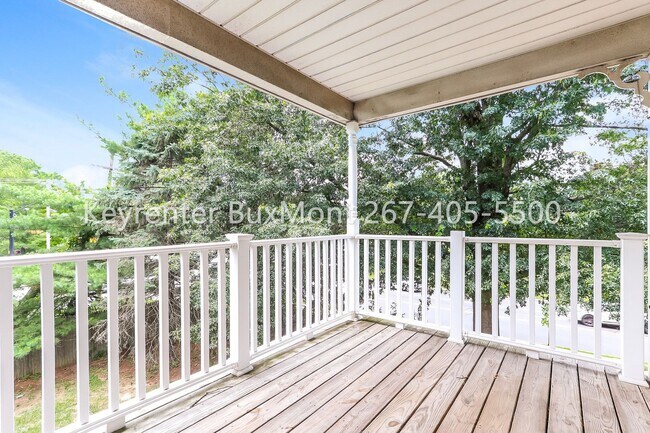 Building Photo - Updated 3-Bedroom, 2.5-Bath Townhome with Loft & Private Deck