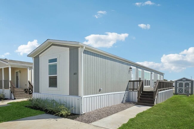 Building Photo - 1626 Swallowtail Dr