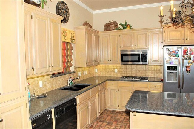 Building Photo - 3 Sand Piper