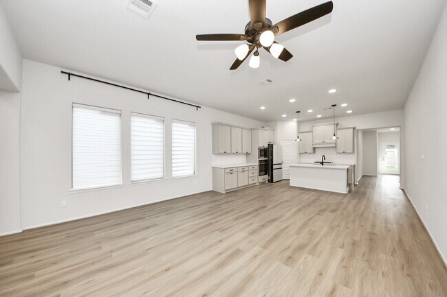 Building Photo - 25931 Dawning Torch Trce