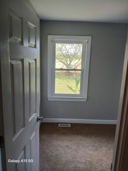 3rd Bedroom - 4008 Lebanon Rd