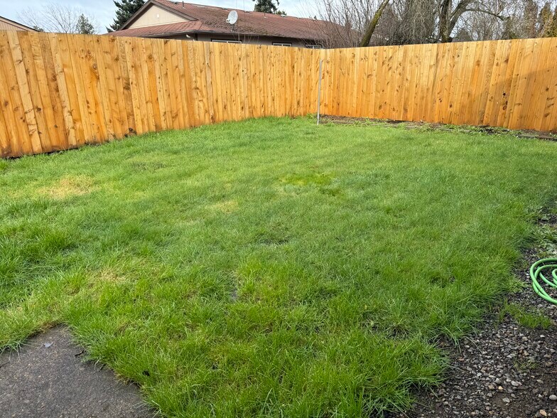 Building Photo - 191 47th Ave SE