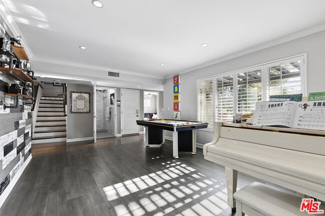 Building Photo - 5176 Don Pio Dr