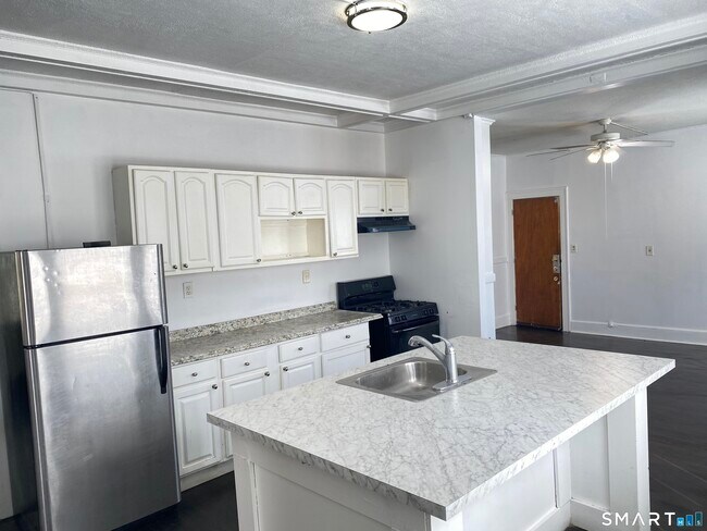 Building Photo - 54-56-56 Westbourne Pkwy