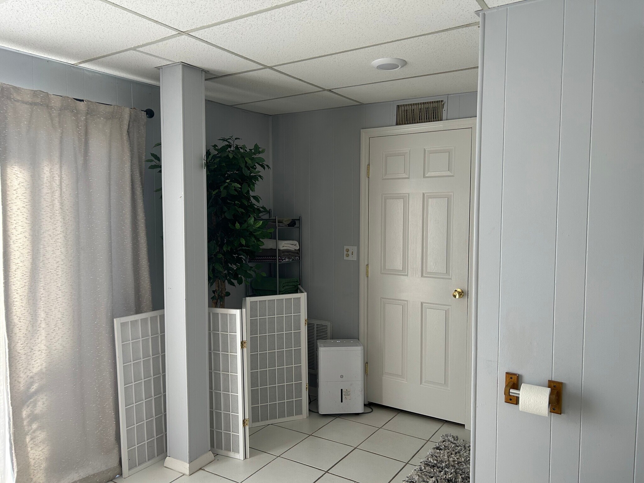 Master Bath - 122 Tucker Dr