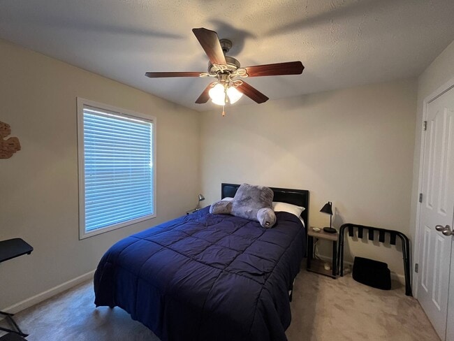 Building Photo - Charming 3-Bedroom Ranch in Prime Central ...