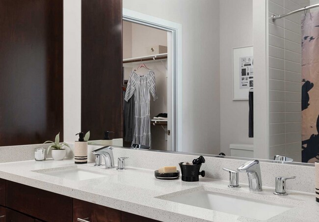 Building Photo - 5635 Diehl Trl-1814