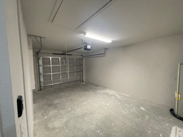 Building Photo - 24473 Zephyr Ct