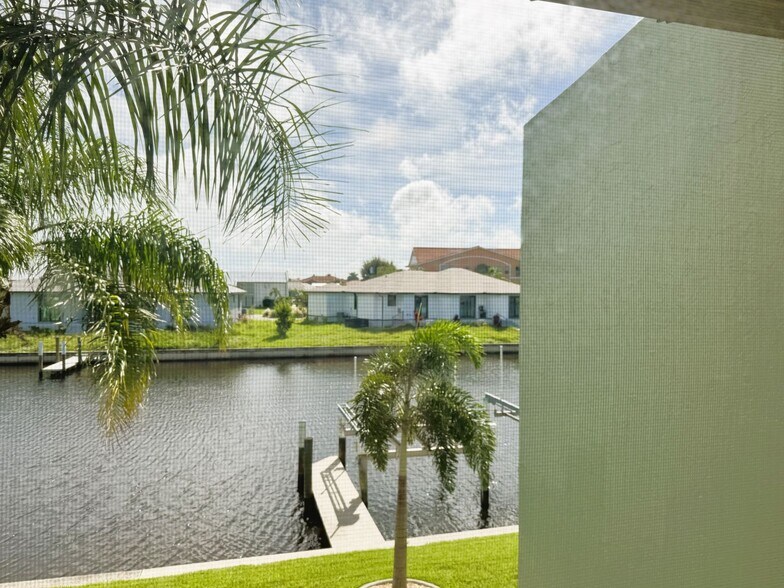 Building Photo - 1400 Mineo Dr